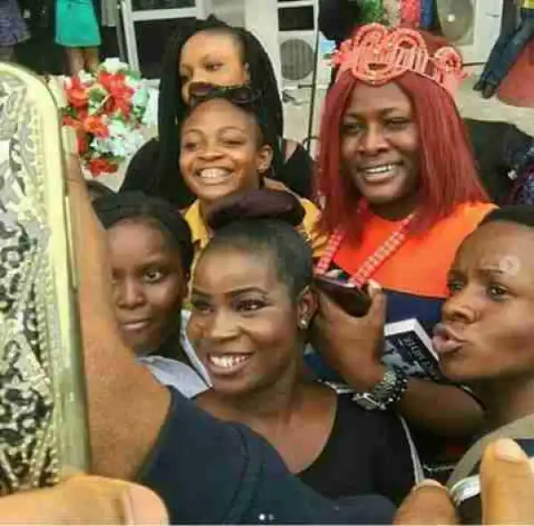 Alex Gets Royal Welcome In Enugu (photos)